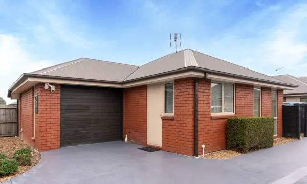 4f Railway Terrace, Templeton