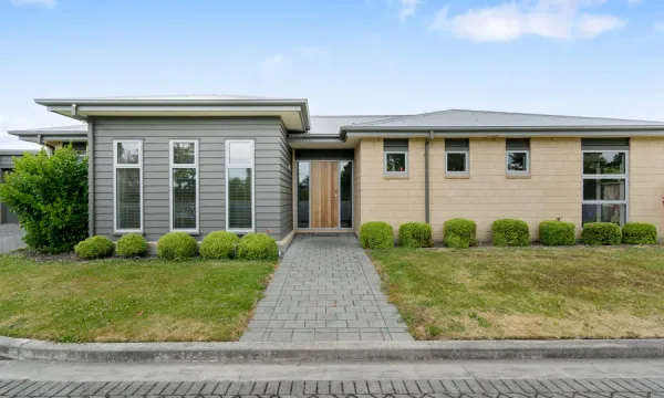 6 Wrey Jury Lane, Dallington